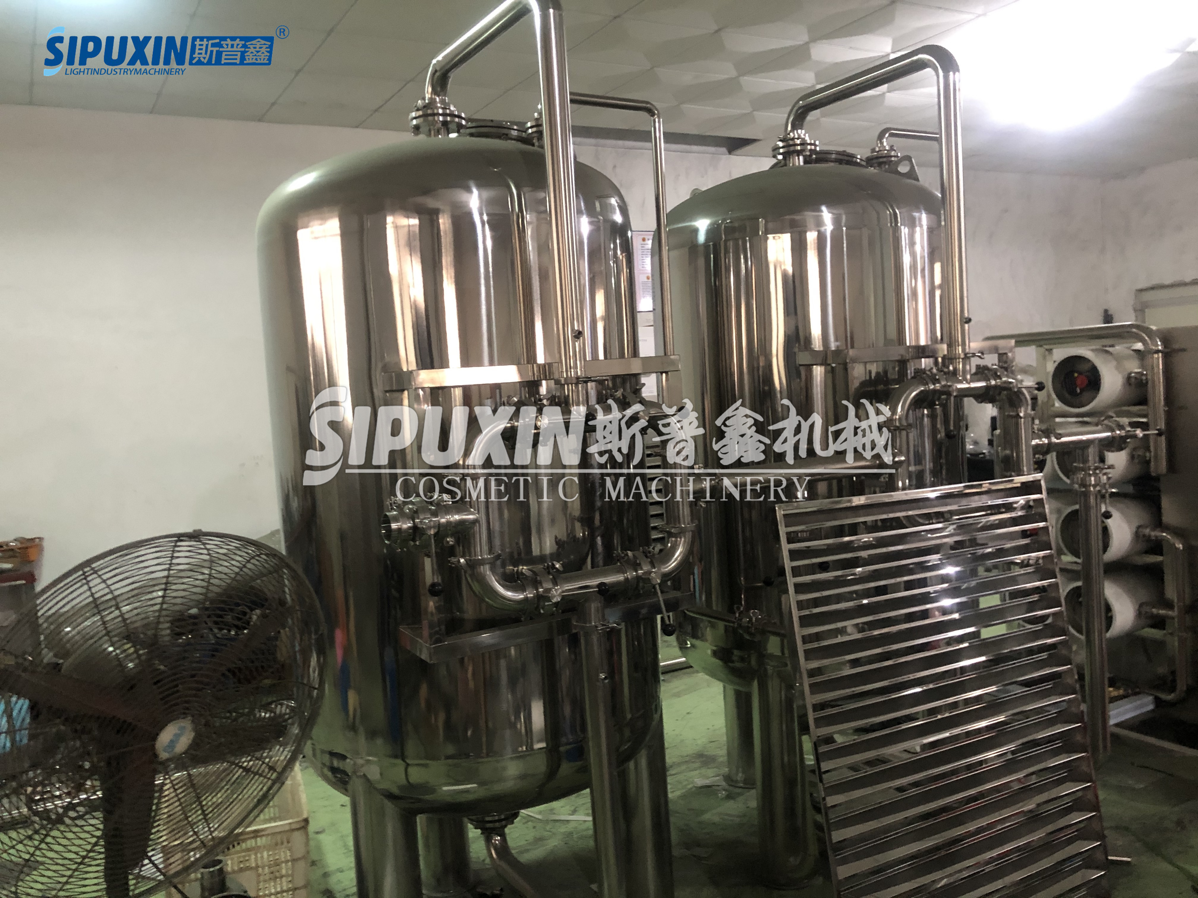 الصين Guangzhou Sipuxin Machinery Factory للبيع مرحلة اثنين عكسي معالجة المياه التناضح معالجة مرشح النظام لصابون غسول الكريم الصابون