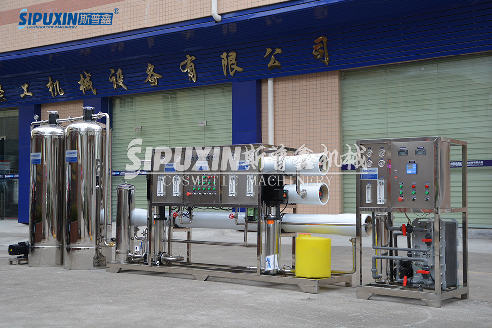 الصين Guangzhou Sipuxin Machinery Factory للبيع مرحلة اثنين عكسي معالجة المياه التناضح معالجة مرشح النظام لصابون غسول الكريم الصابون